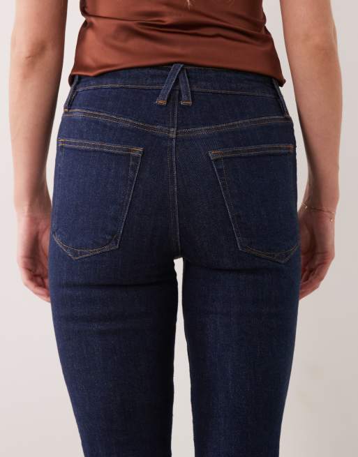 Good American good legs mid rise skinny jeans i mørkeblå vask, 4 af 5