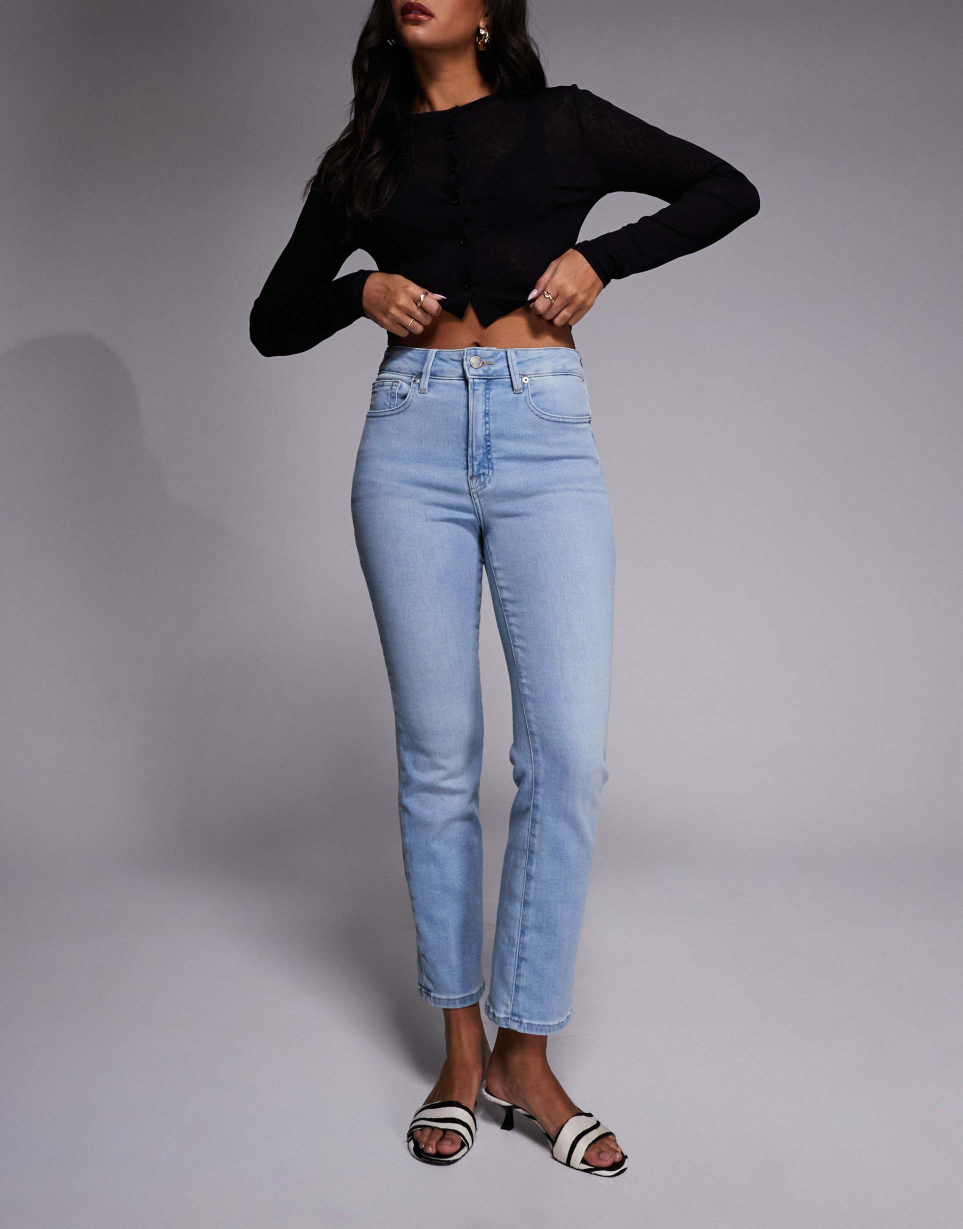 good american good legs mid rise straight leg jeans in light blue wash