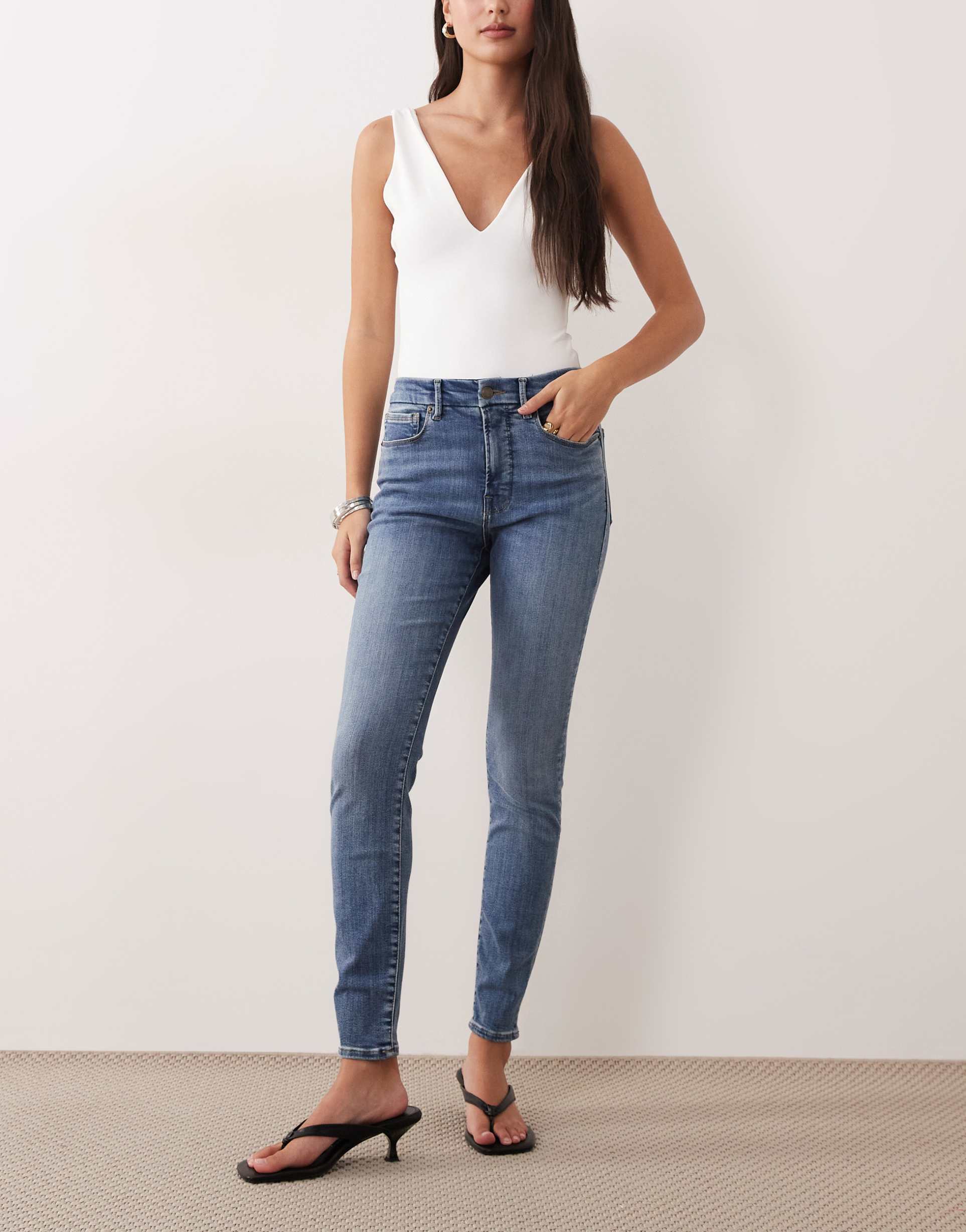 good american good legs skinny jeans in light blue wash