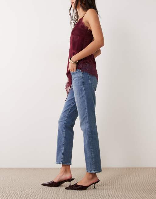 Good American good legs straight leg jeans in light blue wash, 3 of 5