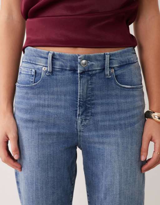 Good American good legs straight leg jeans in light blue wash, 5 of 5