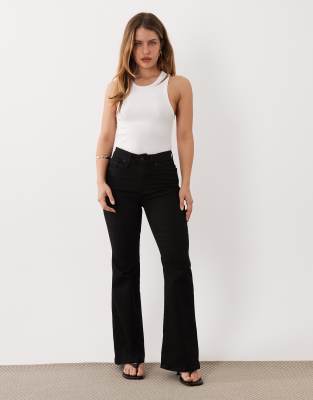 Good American Good Petite flare jeans in black