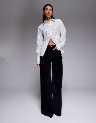 Good American - Good Skate - Jeans aus Samt in Dunkelblau im Denim-Look