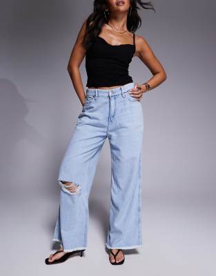 Good American - Good Skate - Leichte Jeans in Mittelblau mit weitem Cropped-Schnitt