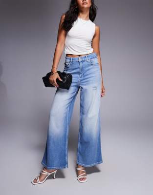 Good American good skate wide leg cropped jeans in mid blue