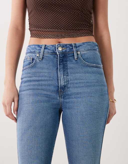 Good American – Good Standard – Blå, figurnära och utsvängda jeans, 4 av 5