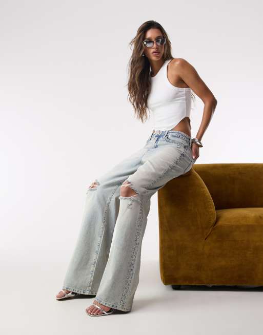 Good American good standard ease studded jeans in light blue, 5 of 6