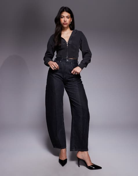 Good American – Good Standard – Set in Schwarz, bestehend aus Straight Jeans und Kapuzenpullover - view 1