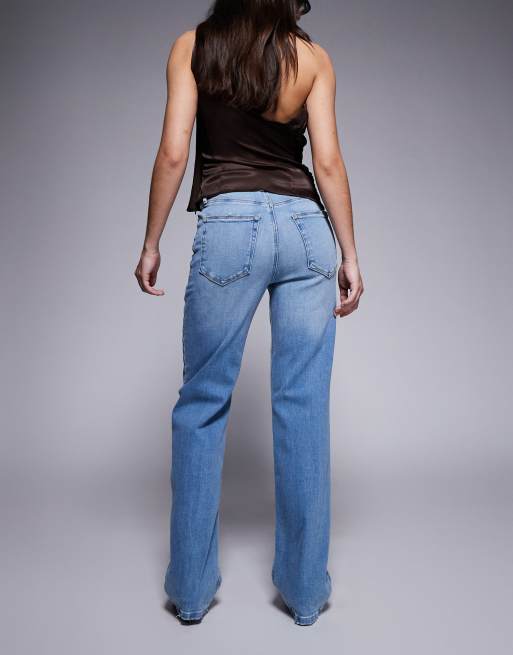 Good American – Good True – Ljusblå, superstretchiga jeans med raka ben, hög midja och fransig fåll, 2 av 5