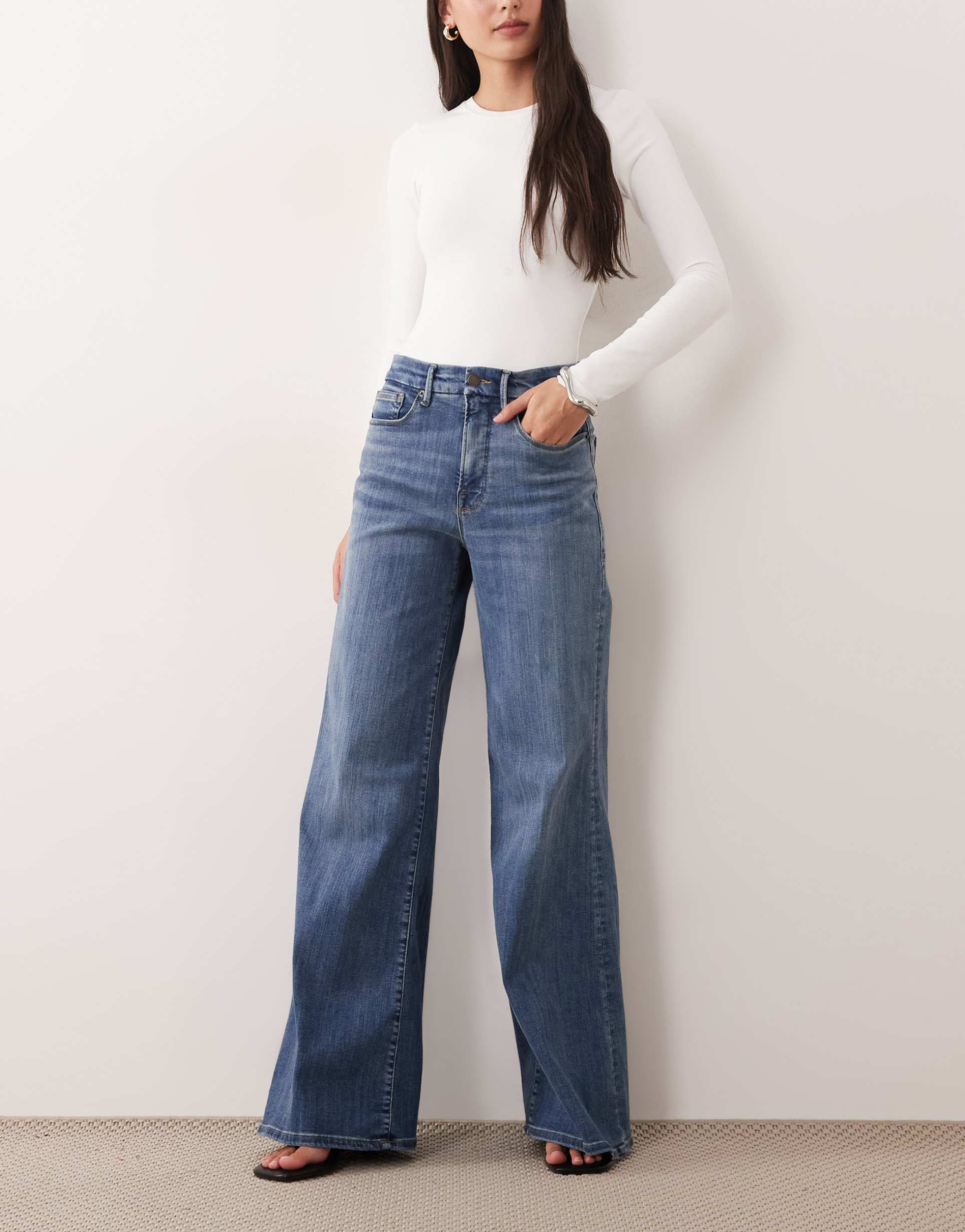 good american good waist palazzo jeans in mid blue wash