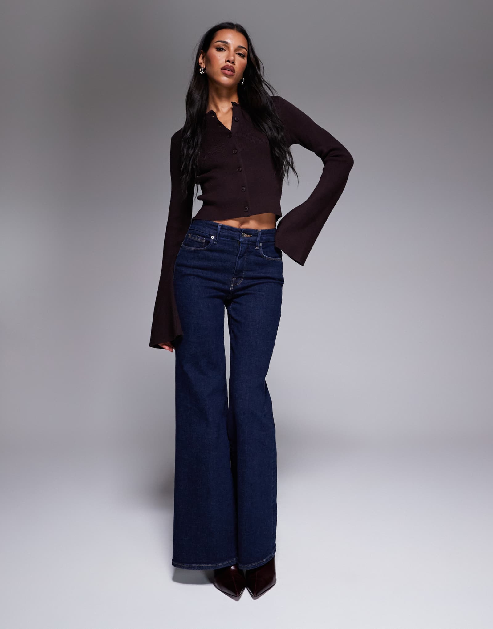 Хорошие американские джинсы палаццо с хорошей талией после средней стирки