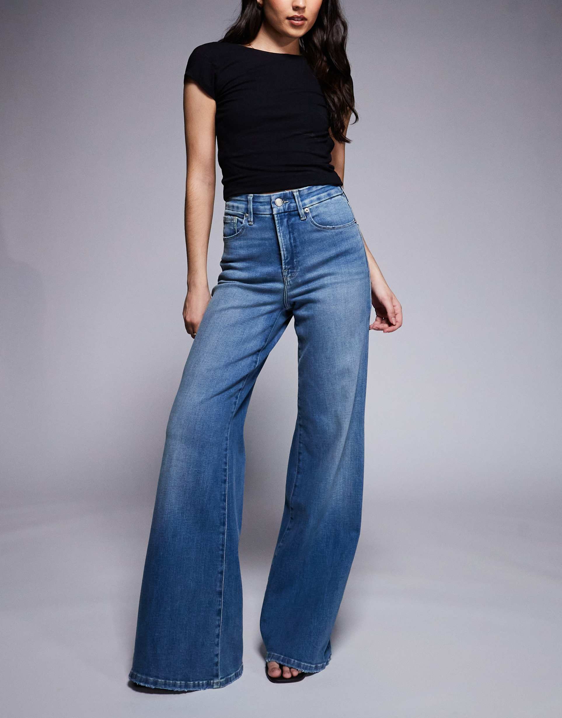 good american good waist soft-tech denim palazzo jeans in mid blue wash