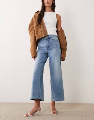 Good American Good Waist Soft Tech Palazzo Cropped Jeans In Blue