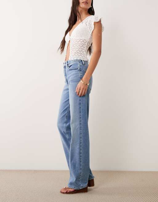 Good American good waist soft tech true straight jeans in light blue wash, 3 of 5
