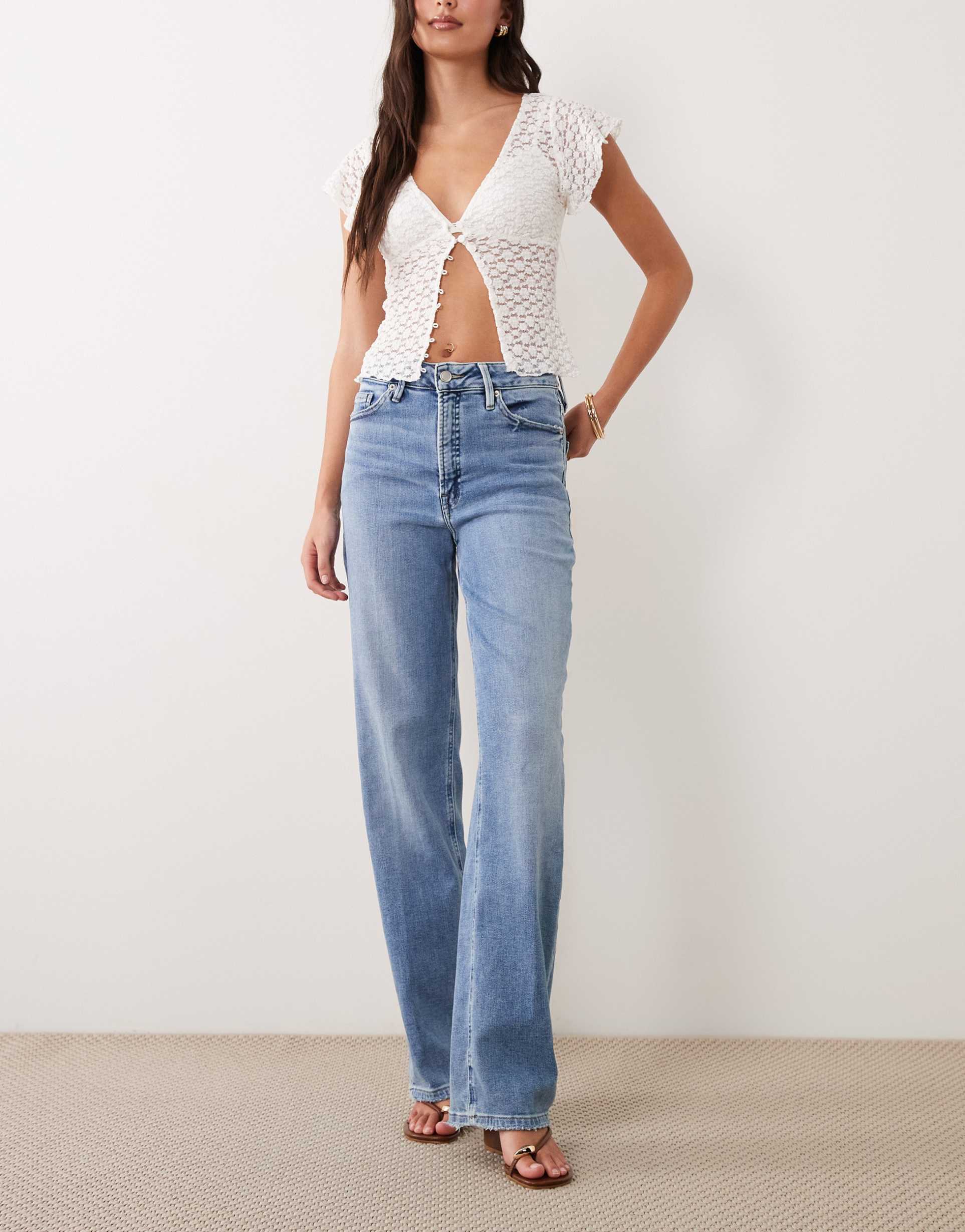 good american high rise soft tech true straight jeans in light blue wash