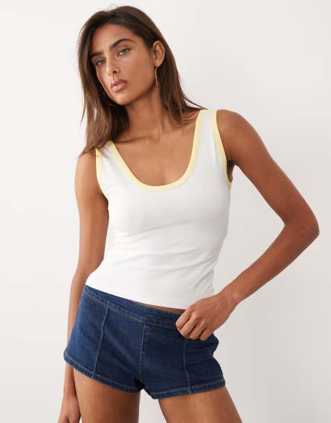Good American - Hvid tanktop i bomuld med ekstra stretch og dyb rund hals med kontrastkanter - view 1