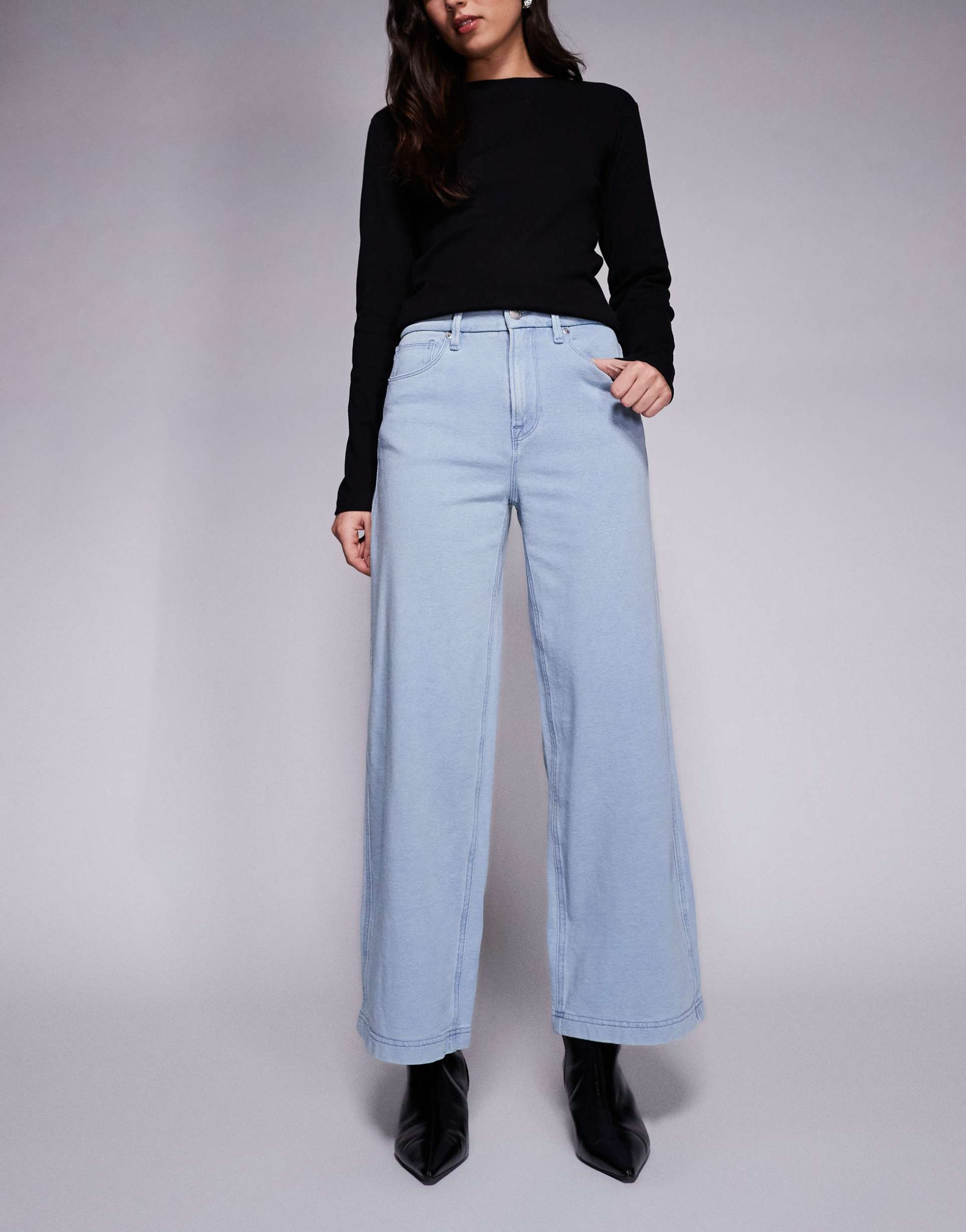 good american jeanius cropped good skate jeans in light blue wash - part of a set