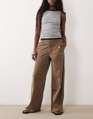 Good American Low Rise Baggy Pants In Brown