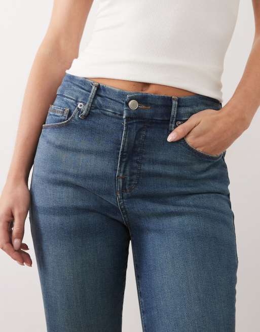 Good American Petite – Good – Blå jeans med raka ben, 4 av 5