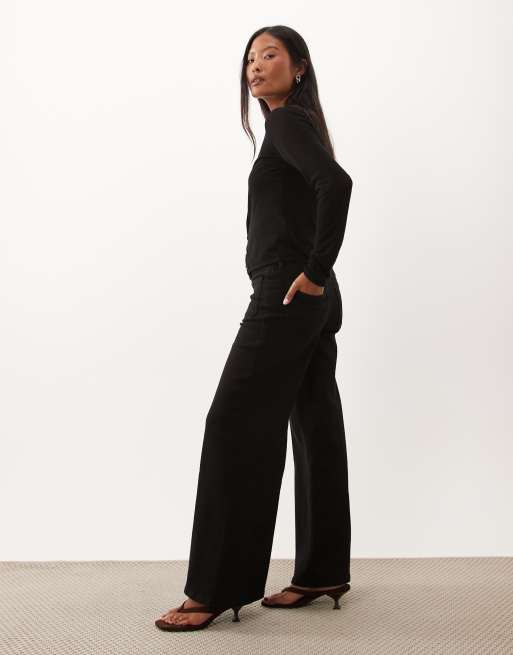 Good American Petite high rise wide leg palazzo jeans in black, 3 of 5
