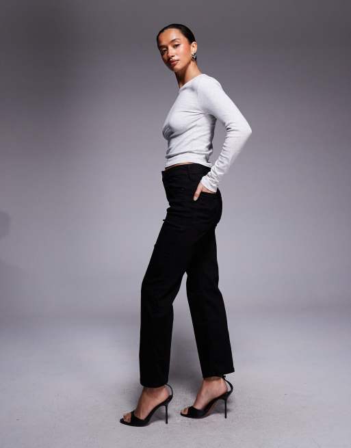 Good American Petite – Never Fades – Gerade geschnittene Jeans in Schwarz, 3 von 5