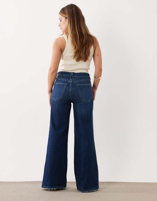 Good American petite soft tech good waist palazzo jeans in dark blue wash, 3 of 5