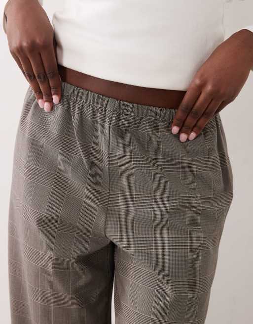 Good American pull on pants in gray plaid, 4 of 5