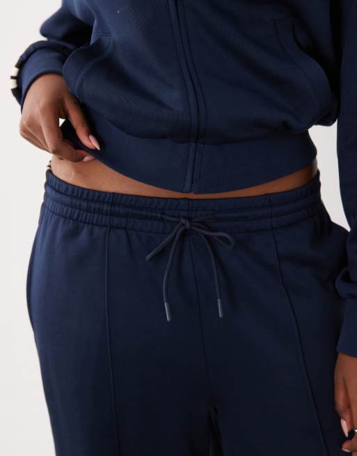 Good American satin stripe detail track pants in navy -set, 3 of 5