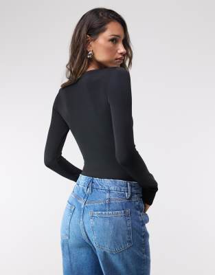 Good American Scuba Scoop Neck Long Sleeve Bodysuit In Black