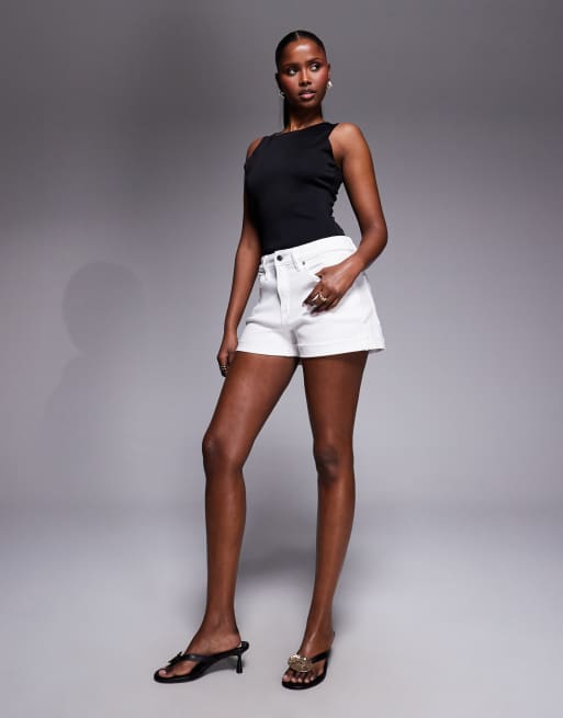 Good American sculpted scoop neck sleeveless bodysuit in black, 4 of 4
