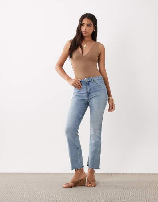 Good American sculpting plunge neck sleeveless bodysuit in mocha, 2 of 4