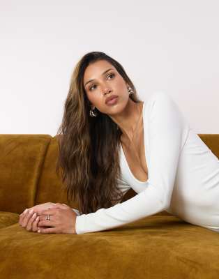 Good American sculpting scoop neck long sleeve bodysuit in white