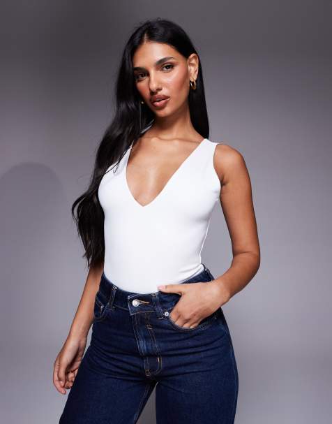 Good American sculpting v neck bodysuit in white
