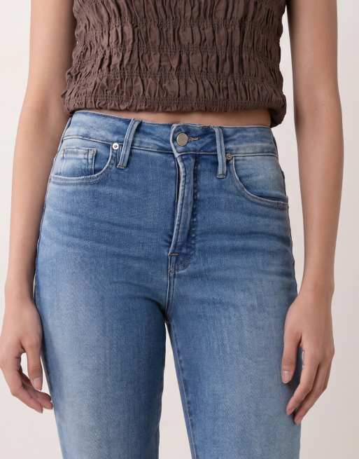 Good American - Soft Tech Good Legs - Cropped blå jeans med lige ben og flossede kanter, 4 af 5