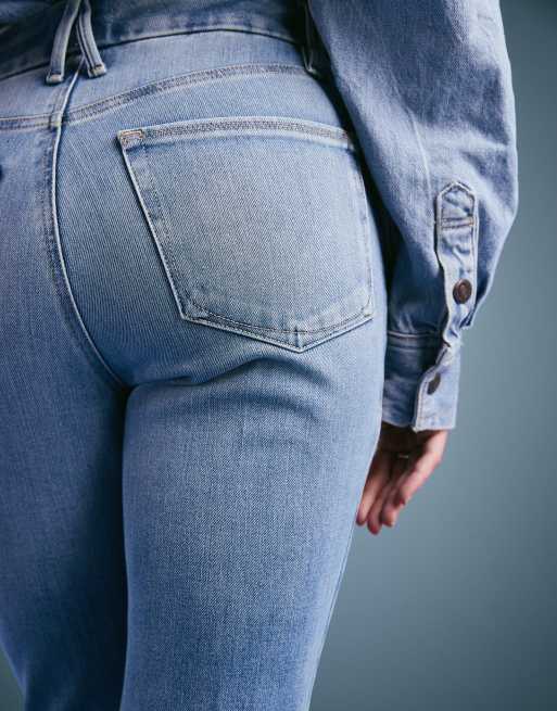 Good American soft tech good legs straight jeans in mid blue, 4 of 5