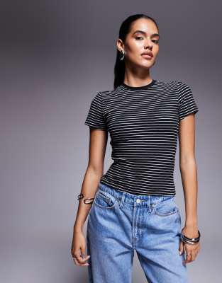 Good American Super Stretch Baby Tee In White