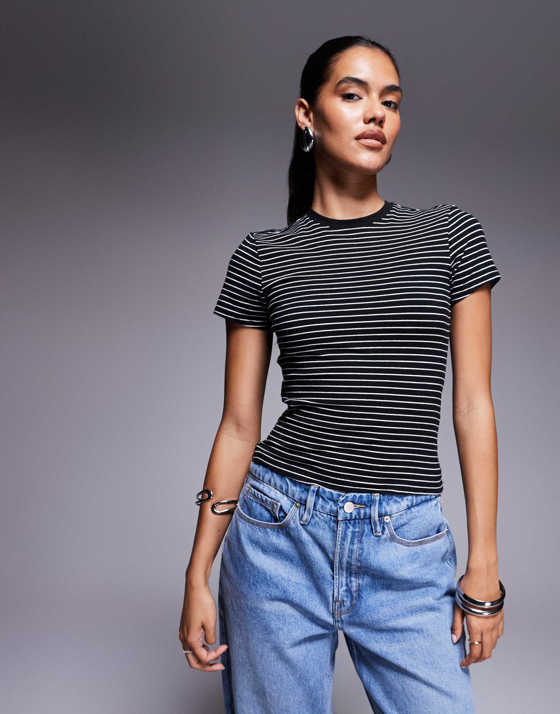 good american super stretch baby tee in white stripe