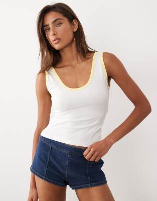 Good American Super Stretch Ringer Tank Top In White