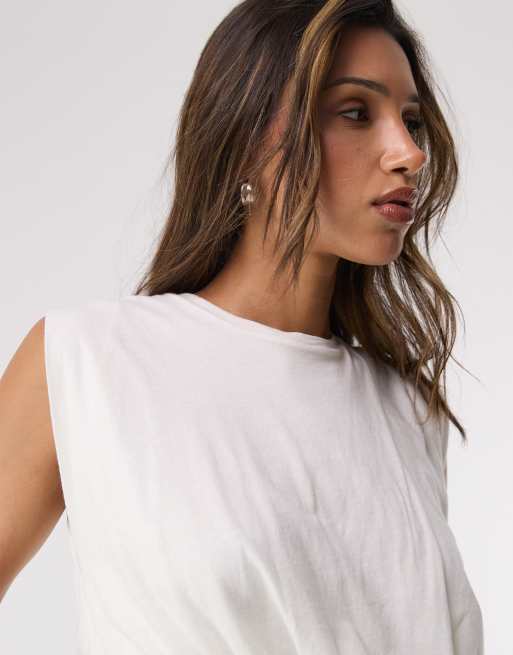 Good American - T-shirt attillata in cotone bianco nuvola, 3 di 4