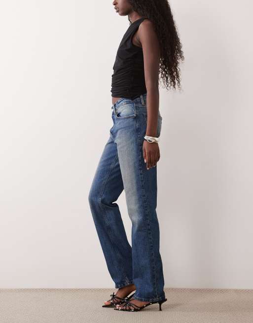 Good American – True – Jeans in mittelblauer Waschung mit mittelhohem Bund und geradem Bein, 2 von 5