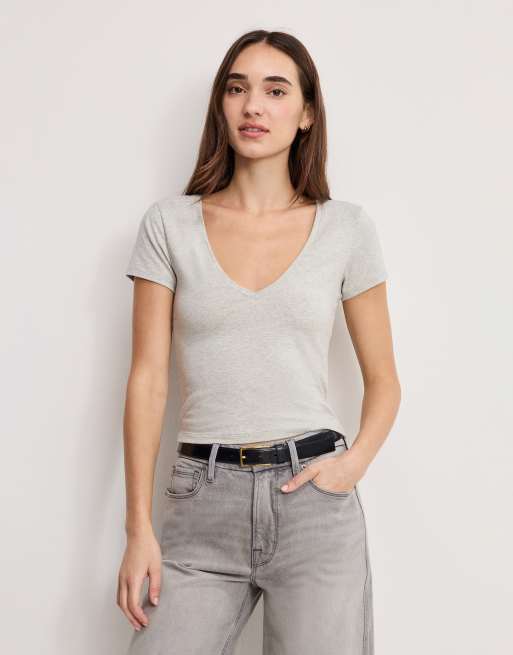 Good American v neck baby tee in grey