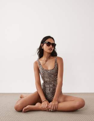 Good American waist framer one piece satin swimsuit in leopard leopard 24390₽