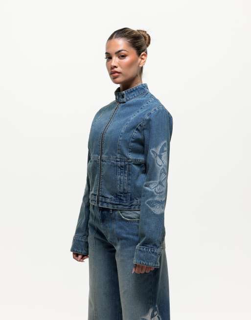 Good For Nothing - Denimjakke i blå med sommerfuglestempel, 2 af 3