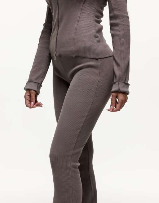 Good For Nothing - Geribbelde flared legging met gekruiste taille in bruin, 3 van 5