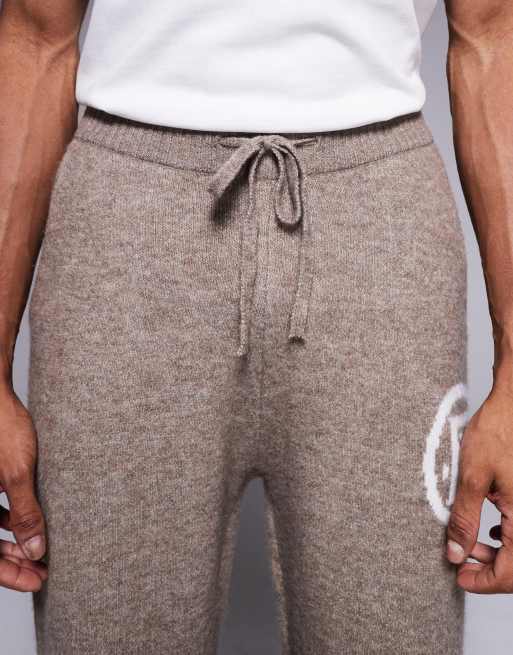 Good For Nothing – Gestrickte Jogginghose in Beige mit geradem Bein und Emblem-Aufdruck, 5 von 5