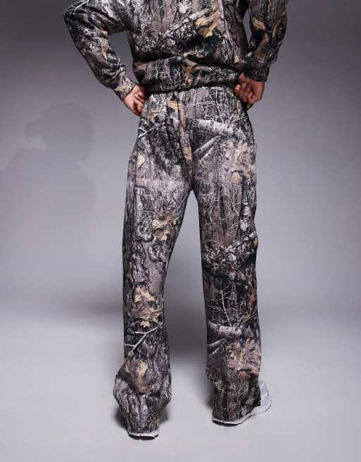 Good For Nothing - Joggers dritti con stampa di alberi effetto mimetico, 3 di 5