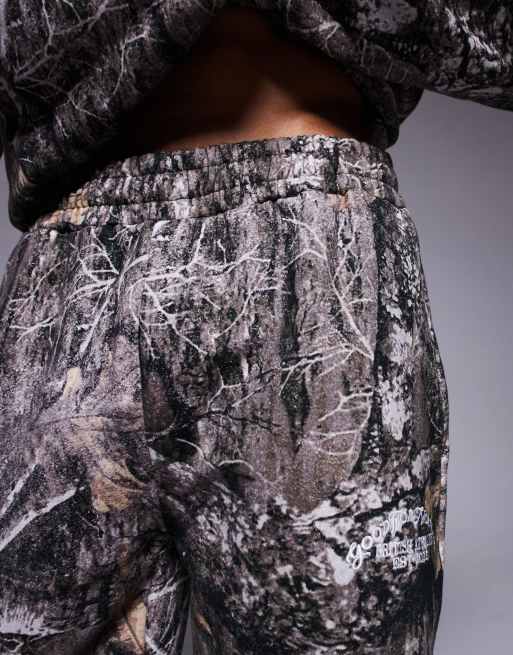 Good For Nothing - Joggers dritti con stampa di alberi effetto mimetico, 4 di 5