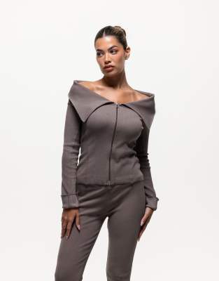 good for nothing long sleeve ribbed top in brown