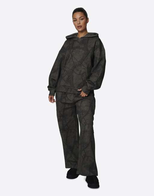Good For Nothing Oversize Hoodie aus Baumwollfleece mit Military-Muster in Braun, 3 von 4