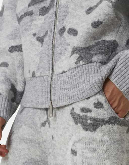 Good For Nothing Oversized camo knitted intarsia joggers in grey, 3 of 4